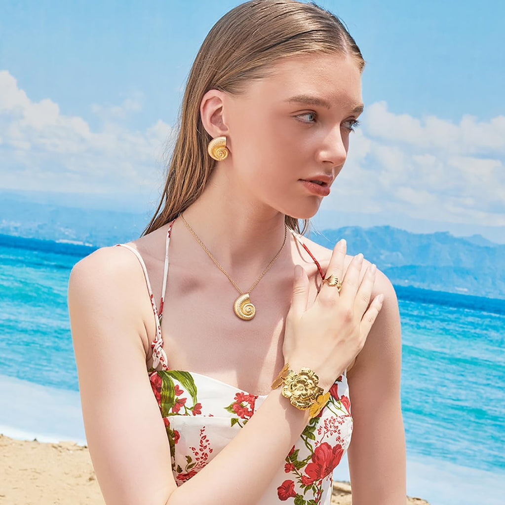 Gold Pendant Necklace for Women – view 3