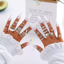 将图片加载到图库查看器，30 Pcs Silver Stackable Rings Set for Women, Boho Butterfly Snake Knuckle Finger Rings Stack, Vintage Midi Rings Pack Summer Jewelry