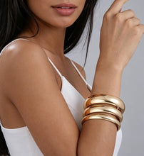 Load image into Gallery viewer, Chunky Gold Bangle Bracelets for Women, Dainty 14k Gold Plated Big Stackable Bangles Set, Trendy Cuff Bracelet Stack Fashion Jewelry Gifts