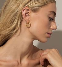 Load image into Gallery viewer, 6 Pairs Simple Gold Hoop Earrings Set for Women Trendy, 14K Gold Plated Chunky Hollow Tube Hoops Earrings, Hypoallergenic Lightweight Large Hoops Jewelry 25/30/35mm