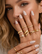 将图片加载到图库查看器，Non Tarnish Chunky Gold Rings for Women, 14K Gold Plated Dainty Stackable Cross Cubic Zirconia Ring Set, Knuckle Stacking Pinky Thumb Ring Statement Wedding Bands Jewelry Size 4.5-10