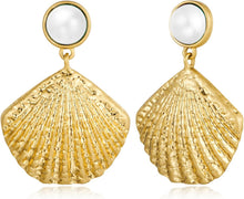 Load image into Gallery viewer, Gold Seashell Stud Earring – view 3
