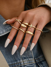 将图片加载到图库查看器，Non Tarnish Chunky Gold Rings for Women, 14K Gold Plated Dainty Stackable Cross Cubic Zirconia Ring Set, Knuckle Stacking Pinky Thumb Ring Statement Wedding Bands Jewelry Size 4.5-10