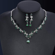 将图片加载到图库查看器，Clear Crystal and Cubic Zircon Necklace and Earrings Jewelry Set for Women – view 4