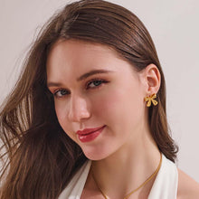 将图片加载到图库查看器，Gold-plated Bow Stud Earrings For Women – alternate view