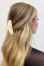 Load image into Gallery viewer, Acrylic Letter E Hair Clips