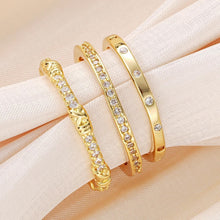 将图片加载到图库查看器，14K Gold Rings for Women , Dainty Knuckle Stackable Rings Set Oval V-shaped Cubic Zirconia Rings Perfect for