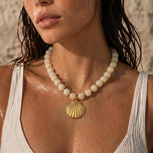 Load image into Gallery viewer, Colorful Beaded Shell Necklace Gold Seashell Pendant – view 3